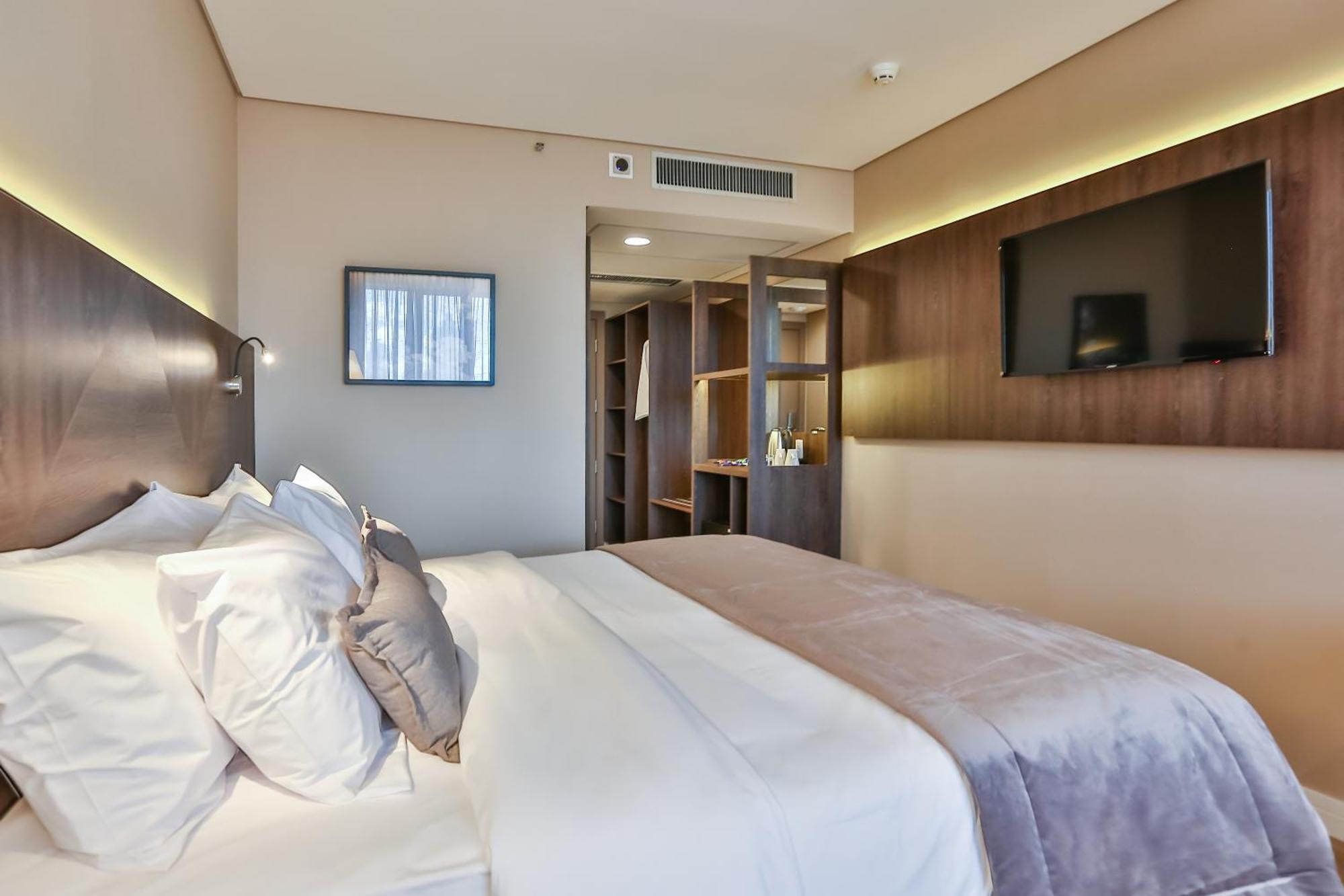 Deluxe King Room,1458062095:JPEG