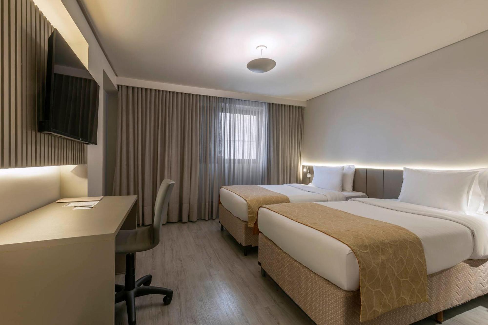 Twin Room,1765205985:JPEG