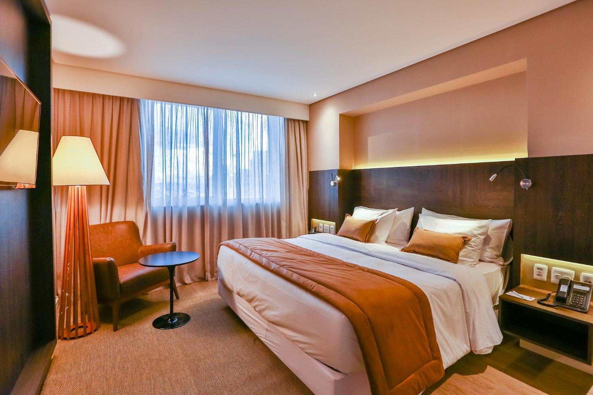 Deluxe Suite with Spa Bath,1284162043:JPEG
